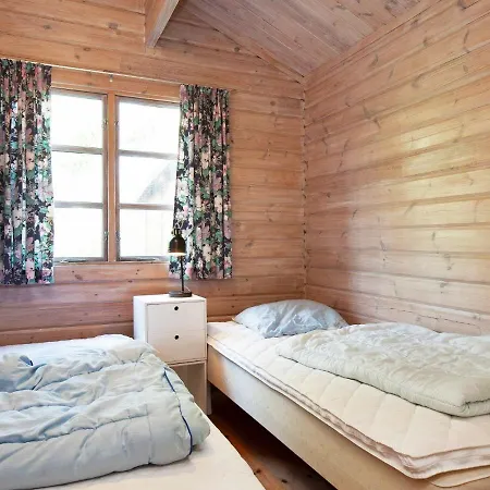 Three-bedroom Holiday In 1 *